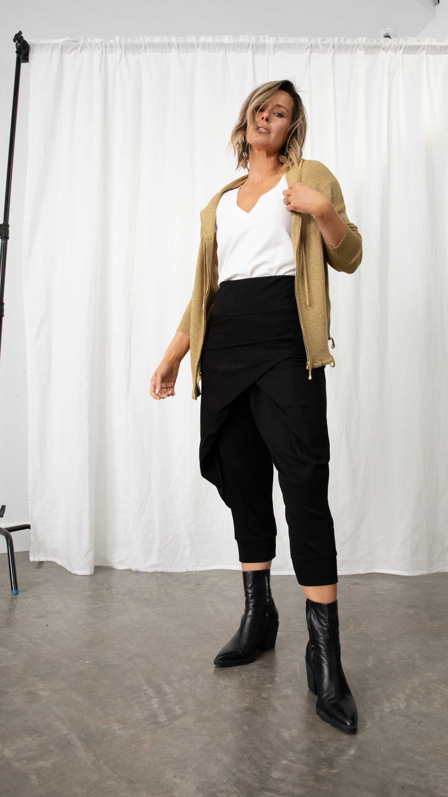 Charli Lightweight Crossover Pants - Black